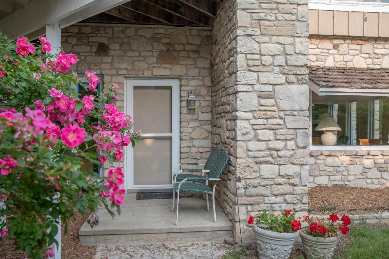 Coachlite Inn Sister Bay Exterior foto